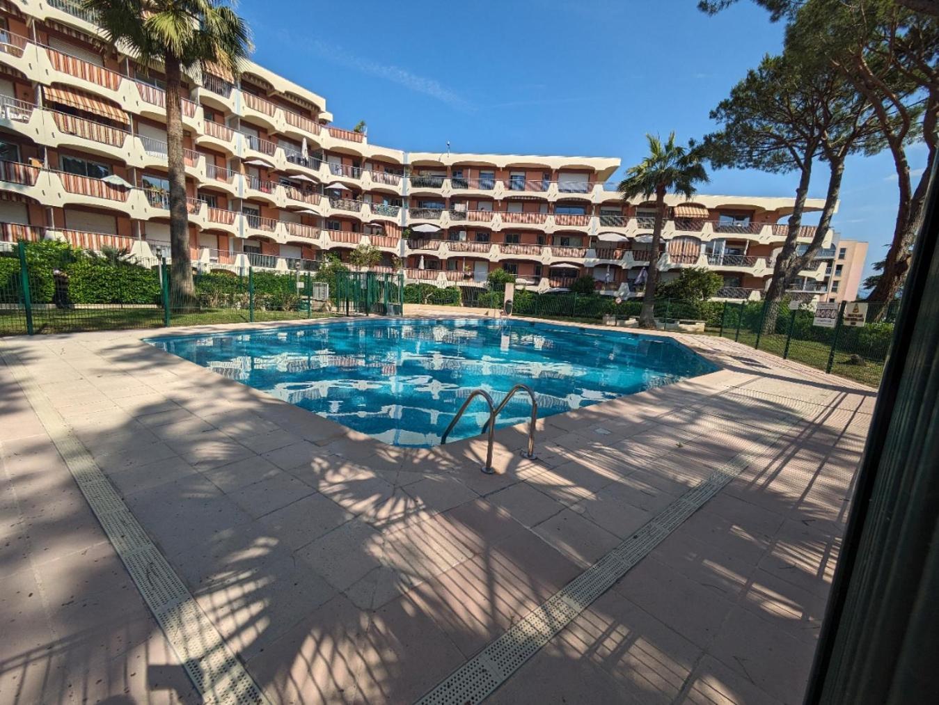 Le Petit Mimosa, Rdc, 3 Piscines, Proche Plages, 15mn Cannes Apartment